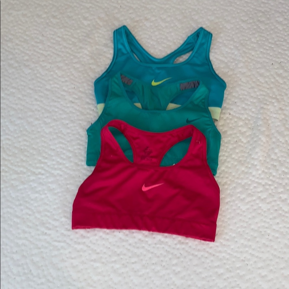 Nike sports bras - Picture 1 of 4